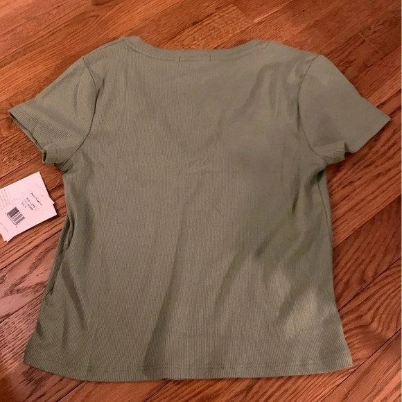 Beyond Yoga V Neck Ribbed Short Sleeve Tee NWT size Small - Picture 4 of 6